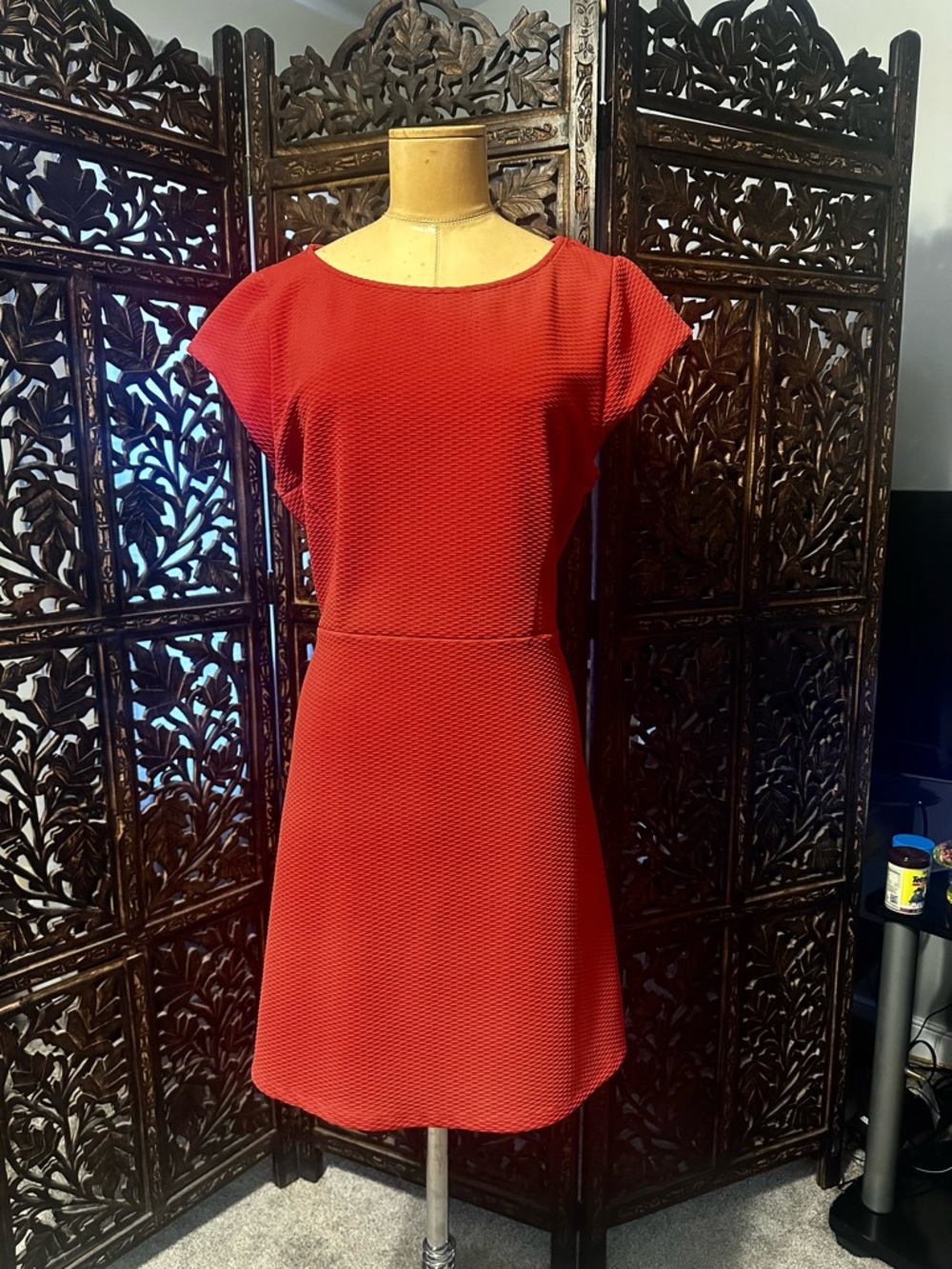 Gianni Bini Red/Orange Textured Cap-Sleeve Mini Dress